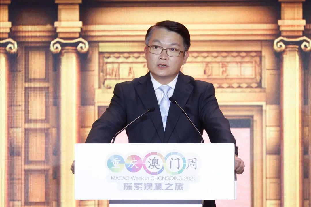 2025新澳门正版挂牌,探索未来之门，澳门新正版挂牌的机遇与挑战（2025展望）